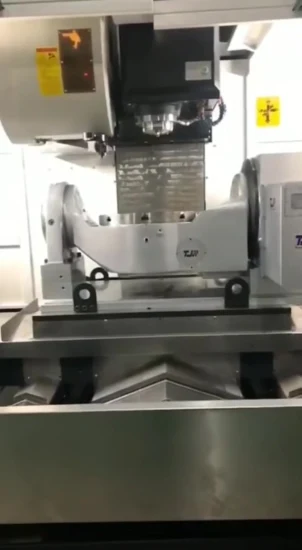 Fraiseuse verticale CNC Vmc1370 de grande précision avec la puissance du moteur principal 4kw